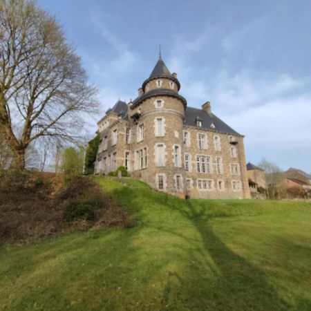 Villa Le Petit Chateau De Blier Érezée Exterior foto
